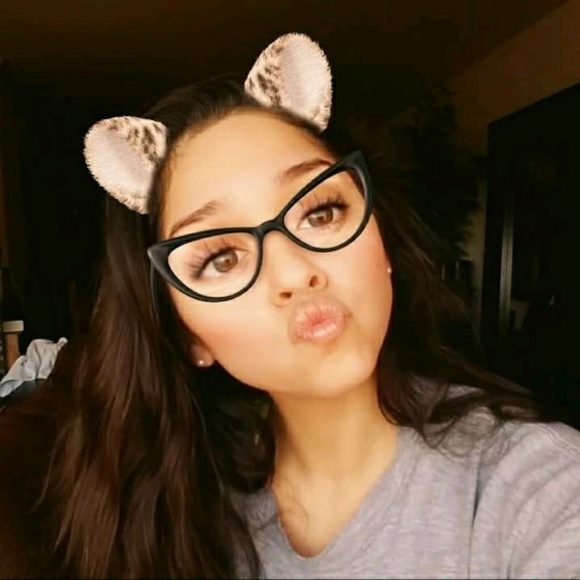 Meet your Posher, Danthea - Picture 1 of 1